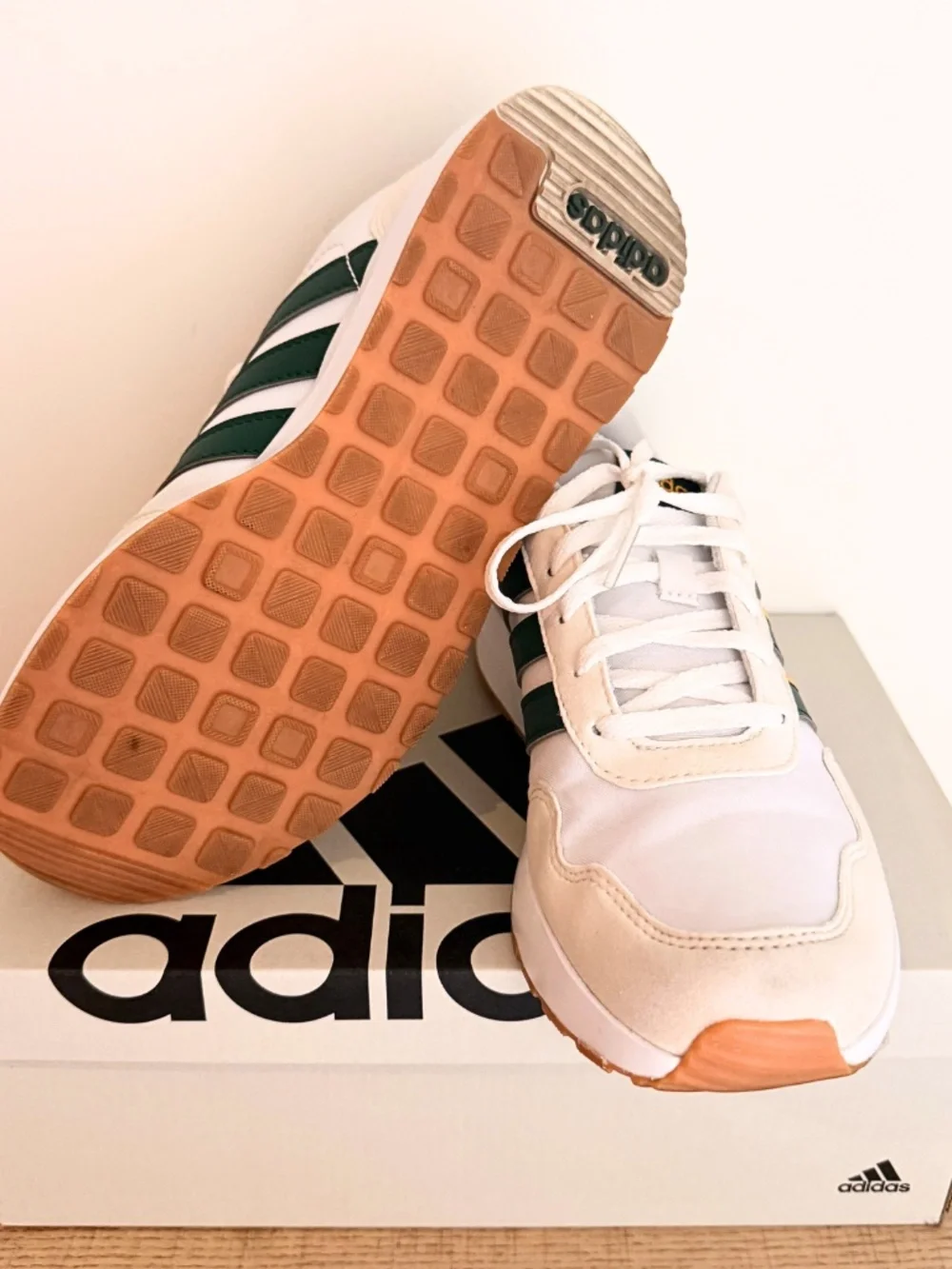 Adidas Run 60s US 4 Kids